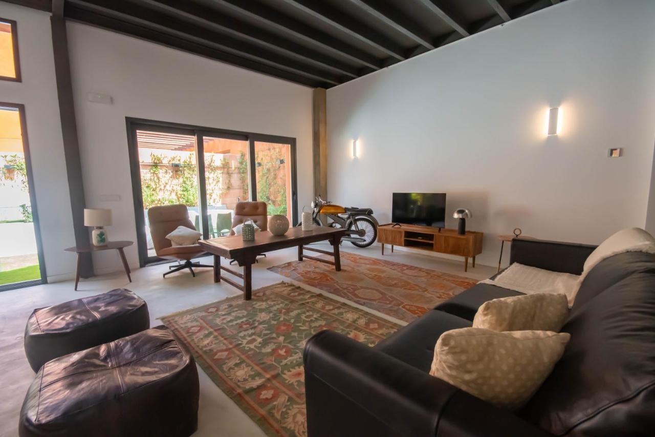 Elegant And Luxurious Temporal In Pdd5 Apartment
